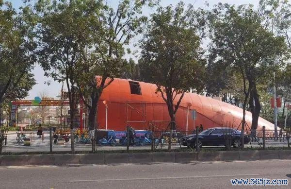 广州地铁修起地铁口潦草造型 已根除争议部分